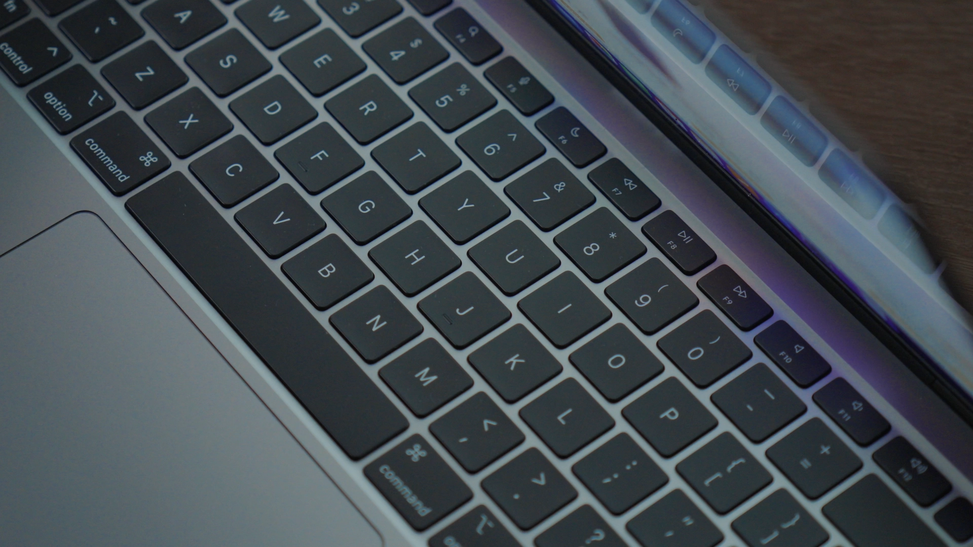 macbook-air-m1-recenzja